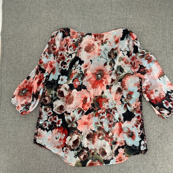 iZ BYER Delicate Lightweight Blouse Semi Sheer Lace V-Neckline XS 3/4th‎ Sleeve - Picture 9 of 15